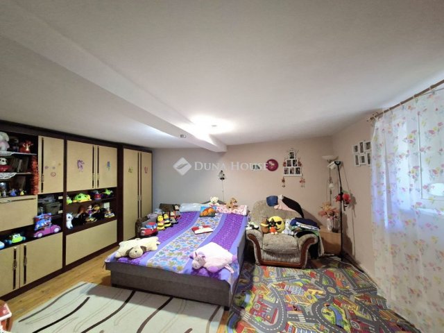 Eladó családi ház, Sárbogárdon 42 M Ft, 3+1 szobás