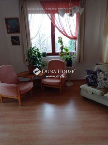 Eladó családi ház, Veresegyházon 149.9 M Ft, 2 szobás