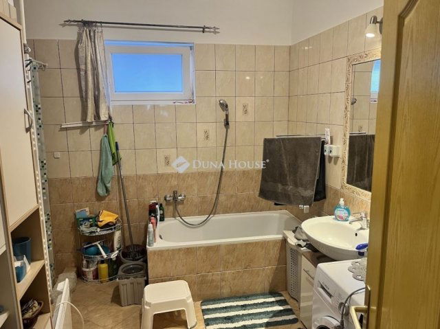 Eladó családi ház, Egerágon 59.999 M Ft, 4 szobás