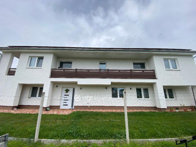 Eladó ikerház, Gödöllőn 85.5 M Ft, 3+1 szobás