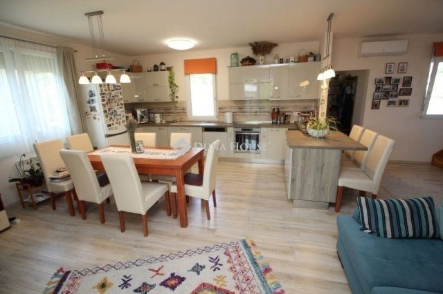 Eladó családi ház, Kecskeméten 86.9 M Ft, 4 szobás