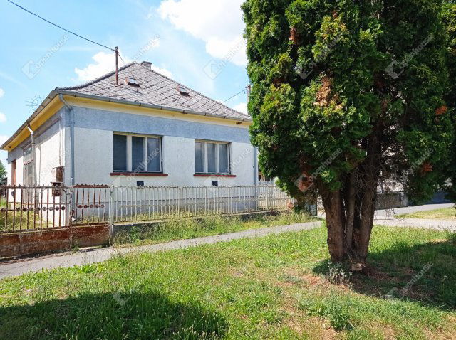 Eladó családi ház, Sormáson 12 M Ft, 3 szobás