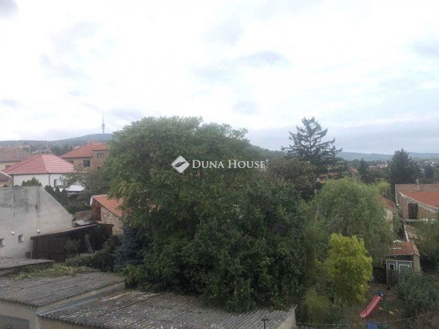 Eladó téglalakás, Pécsett 35.9 M Ft, 2 szobás