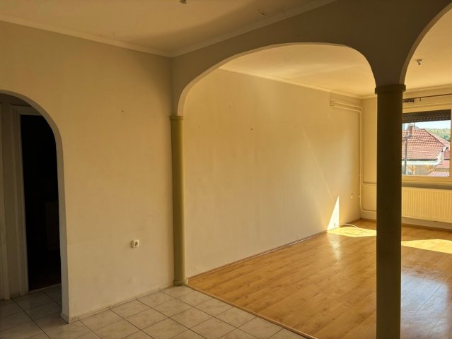Eladó téglalakás, Egerben 48 M Ft, 2+1 szobás
