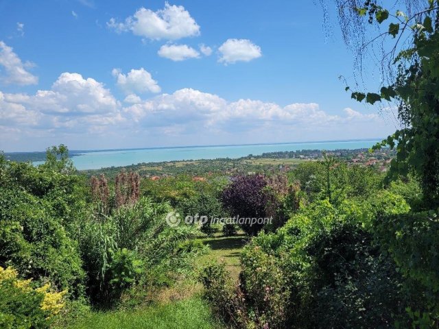 Eladó családi ház, Balatonalmádiban 158 M Ft, 3+2 szobás