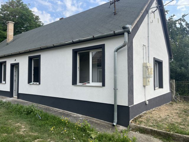 Eladó családi ház, Felsőnyéken 54.9 M Ft, 2 szobás