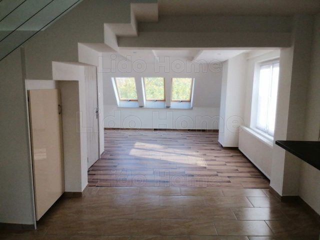 Eladó téglalakás, Zalaegerszegen 155.9 M Ft, 5 szobás