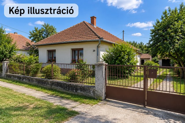 Eladó családi ház, Akasztón 3.5 M Ft, 2 szobás
