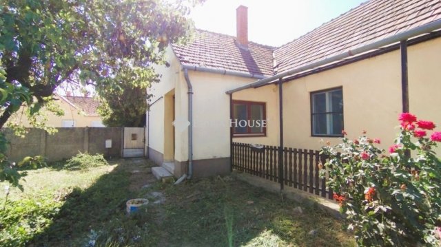 Eladó családi ház, Oslin 26.9 M Ft, 4 szobás