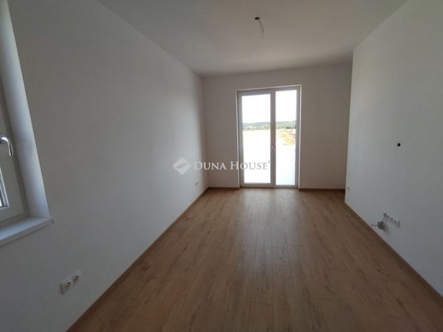 Eladó ikerház, Szegeden 170 M Ft, 6 szobás / költözzbe.hu