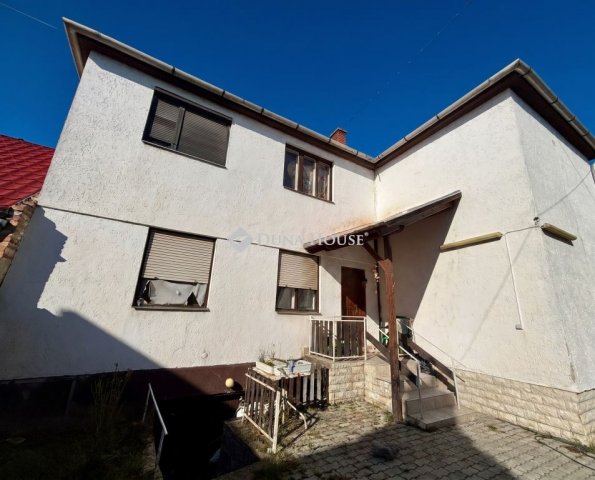 Eladó családi ház, Esztergomban, Besze János utcában 78.9 M Ft