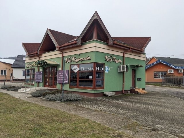 Eladó üzlethelyiség, Dorogon 99.2 M Ft, 1 szobás