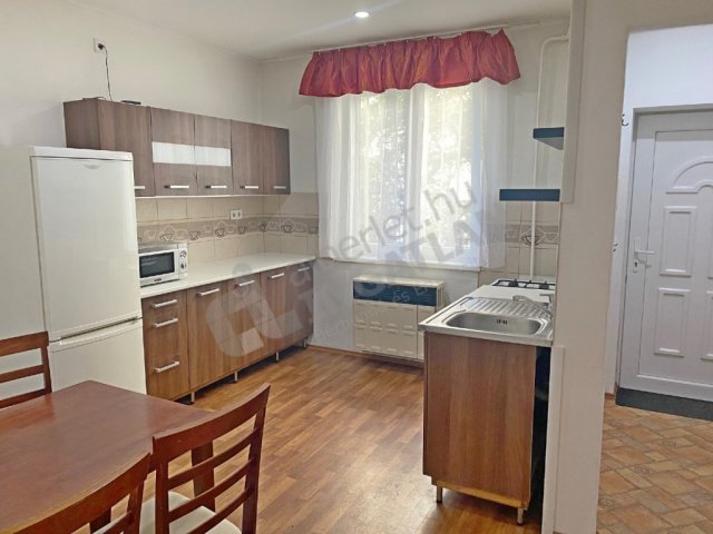 Eladó téglalakás, Budapesten, XI. kerületben, Fehérvári úton