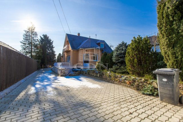 Eladó családi ház, Gödön 134 M Ft, 6 szobás