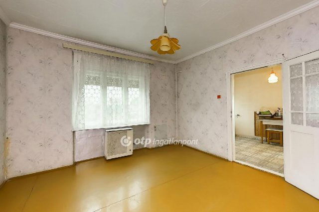 Eladó családi ház, Makláron 34.9 M Ft, 2 szobás