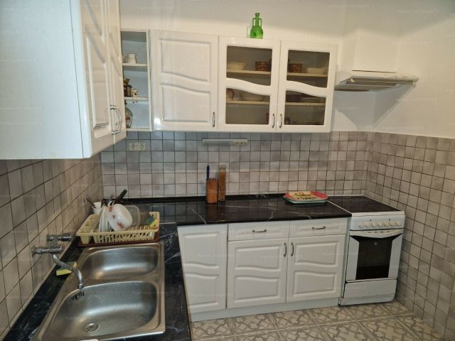 Kiadó téglalakás, albérlet, V. kerületben, Zoltán utcában