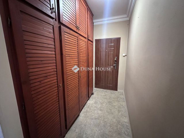Eladó panellakás, Szegeden, Retek utcában 65 M Ft, 3 szobás