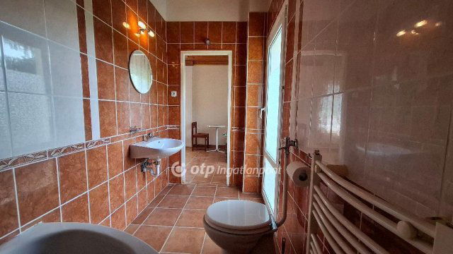 Eladó családi ház, Solymáron 135 M Ft, 6 szobás