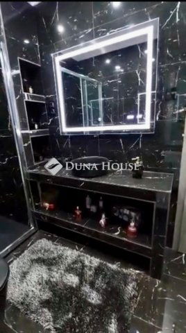 Eladó családi ház, Turán 159.9 M Ft, 4 szobás