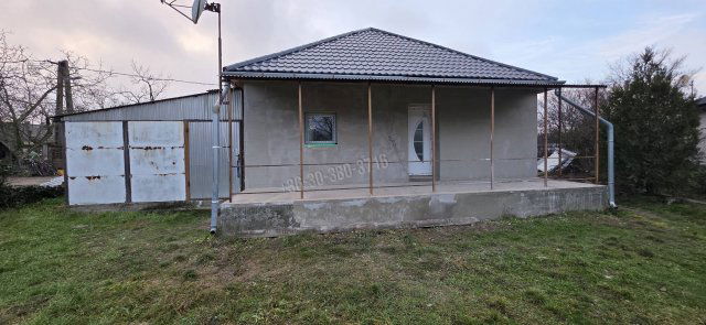 Eladó családi ház, Ercsiben 54 M Ft, 2 szobás