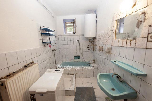 Eladó családi ház, Héhalomon 25 M Ft, 4 szobás