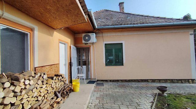 Eladó családi ház, Pusztaszemesen 43.9 M Ft, 9 szobás