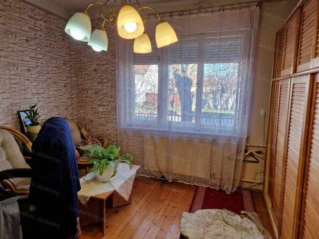 Eladó családi ház, Jászapátiban 16.9 M Ft, 2 szobás