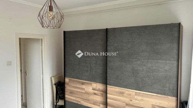 Eladó téglalakás, Kecskeméten 43.5 M Ft, 2 szobás