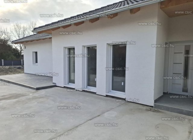 Eladó családi ház, Iváncsán 84.9 M Ft, 4 szobás