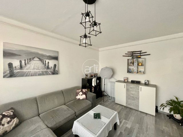Eladó panellakás, Szegeden 39.9 M Ft, 1+1 szobás
