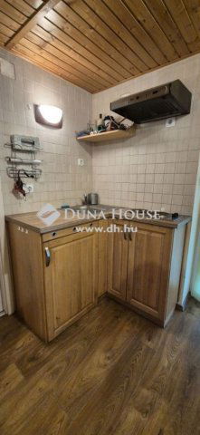 Eladó családi ház, Mohácson 100 M Ft, 5 szobás