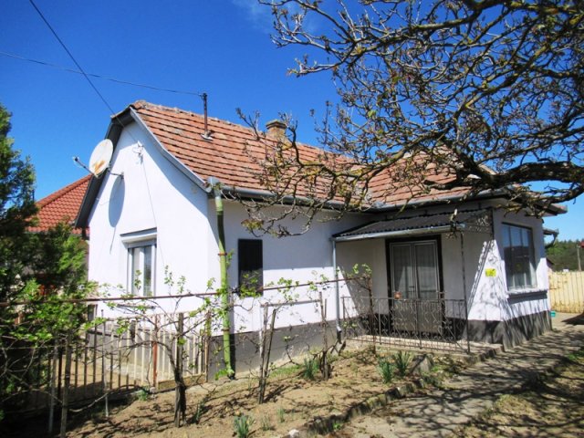 Eladó családi ház, Inárcson 39.9 M Ft, 2 szobás