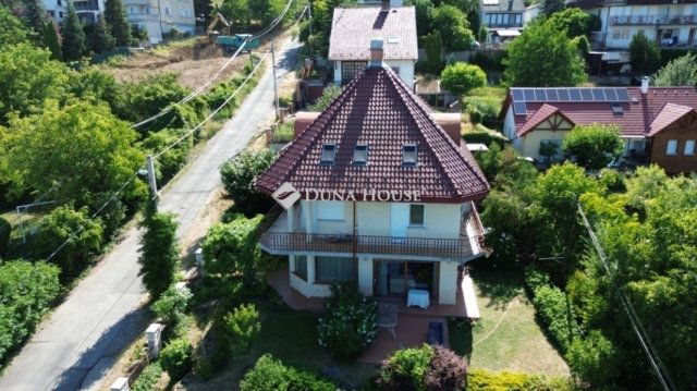 Eladó családi ház, Budapesten, III. kerületben 265 M Ft