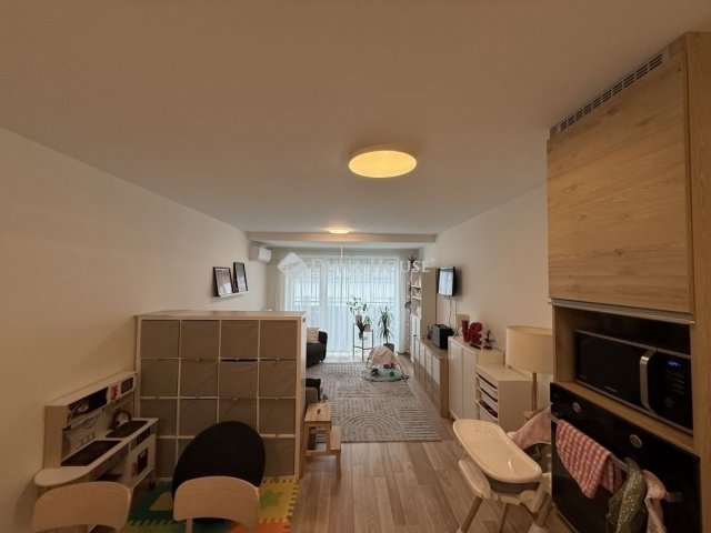 Eladó téglalakás, Szigetszentmiklóson 79.9 M Ft, 3 szobás