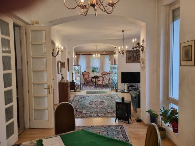 Eladó családi ház, Budapesten, II. kerületben 800 M Ft, 6 szobás