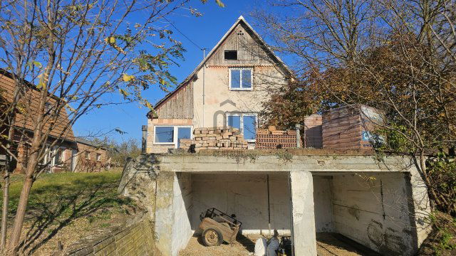 Eladó családi ház, Taksonyon 49.9 M Ft, 3 szobás