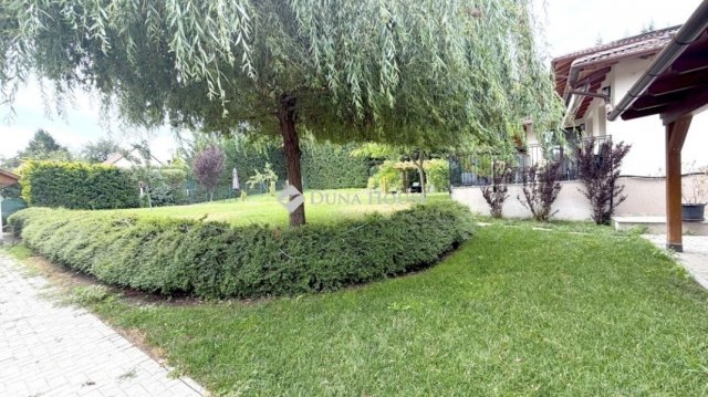 Eladó családi ház, Szentendrén 184.9 M Ft, 4 szobás