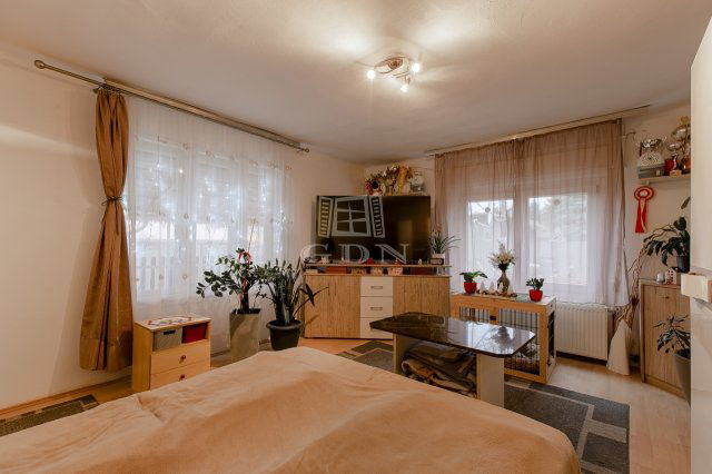 Eladó családi ház, Isaszegen 33.99 M Ft, 1 szobás