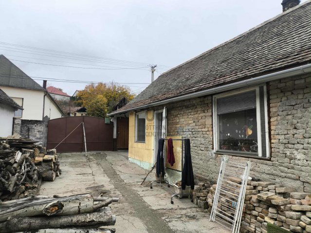 Eladó családi ház, Dunaszekcsőn 15 M Ft, 4 szobás