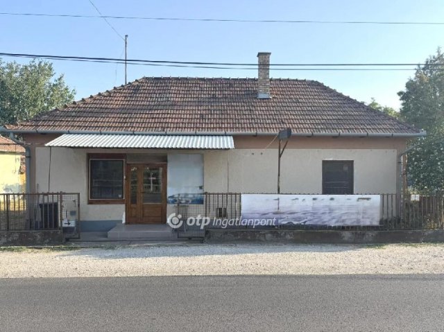 Eladó családi ház, Besenyőtelken 37 M Ft, 3 szobás