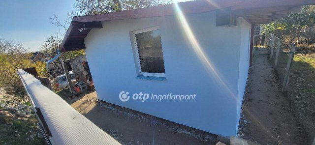 Eladó családi ház, Tatabányán 56.6 M Ft, 2 szobás