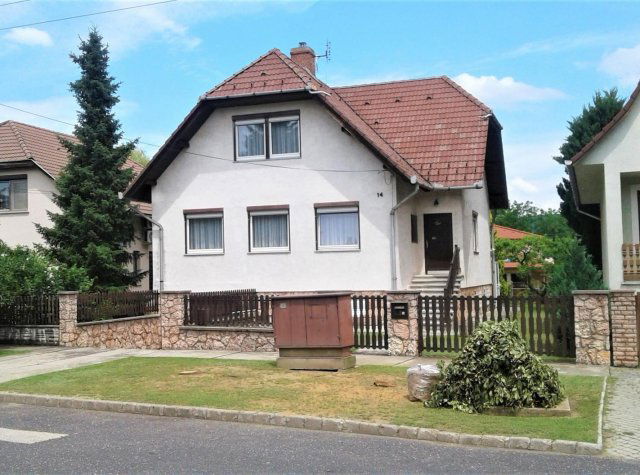 Eladó családi ház, Tatabányán 115 M Ft, 4 szobás