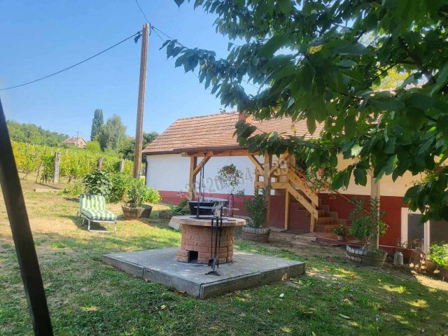 Eladó családi ház, Várvölgyön 46.9 M Ft, 2 szobás