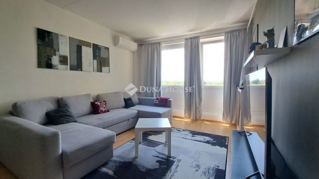 Kiadó panellakás, albérlet, Pécsett 160 E Ft / hó, 2 szobás