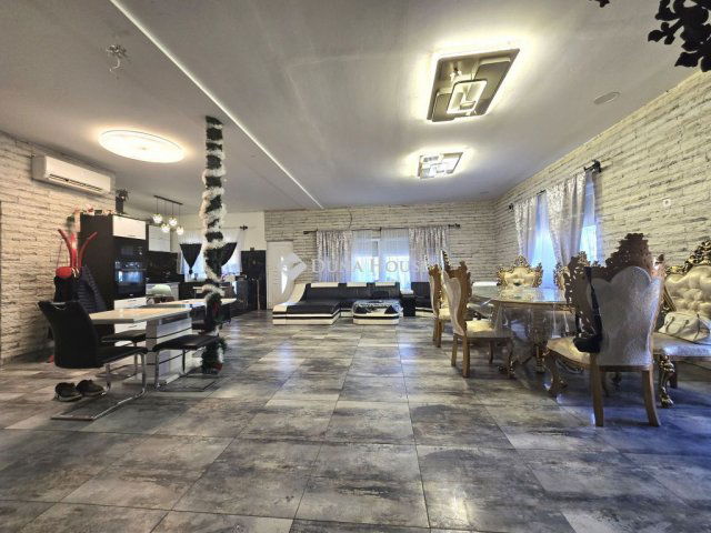 Eladó családi ház, Vértesszőlősön 60 M Ft, 7 szobás