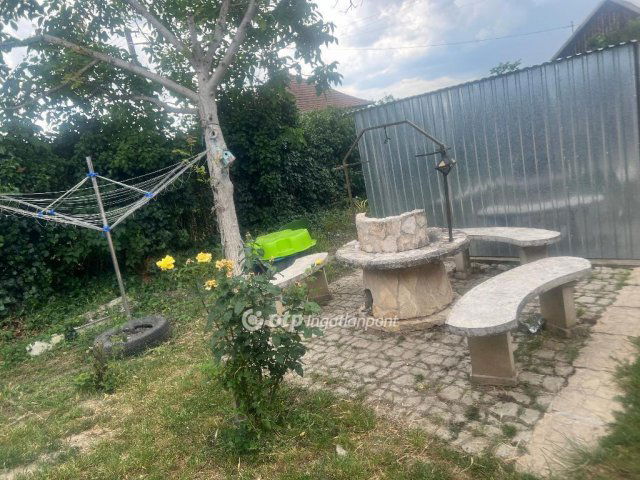 Eladó családi ház, Zsákán 9.7 M Ft, 3 szobás