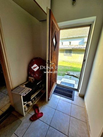 Eladó téglalakás, Siklóson 21.9 M Ft, 2 szobás