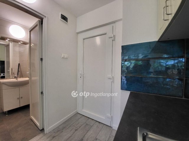 Eladó téglalakás, Fonyódon 55 M Ft, 1 szobás