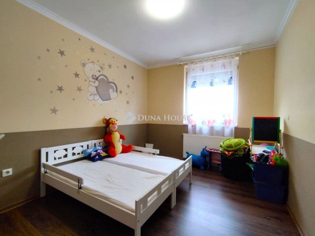 Eladó családi ház, Mohácson 80 M Ft, 4 szobás