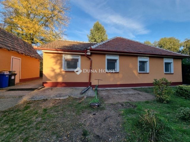 Eladó családi ház, Kókán 37.5 M Ft, 4 szobás